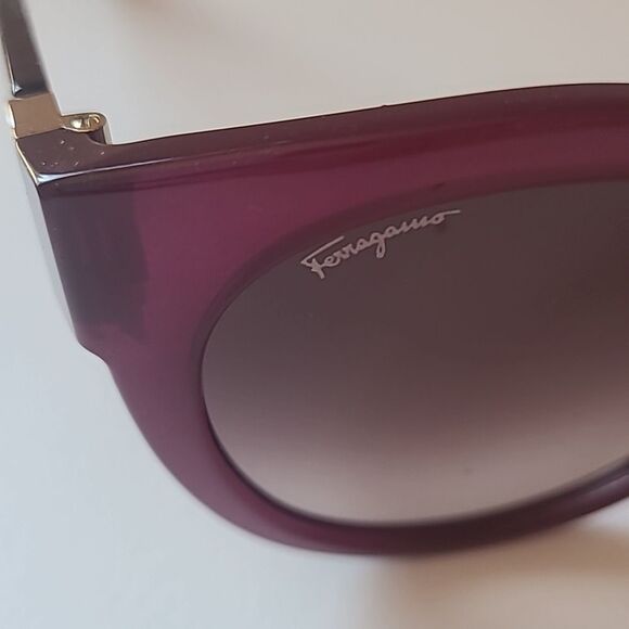 Salvatore Ferragamo Classic Logo Teacup 52mm Round Purple Red Magenta Sunglasses - Picture 12 of 14